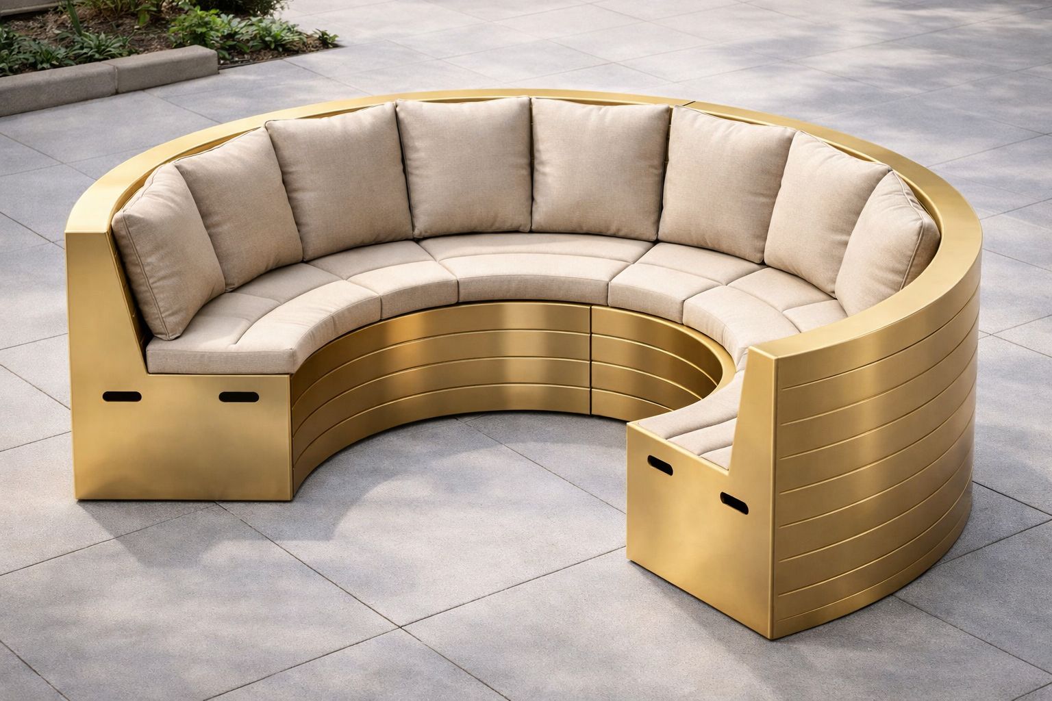 Ronde bank in goudkleur